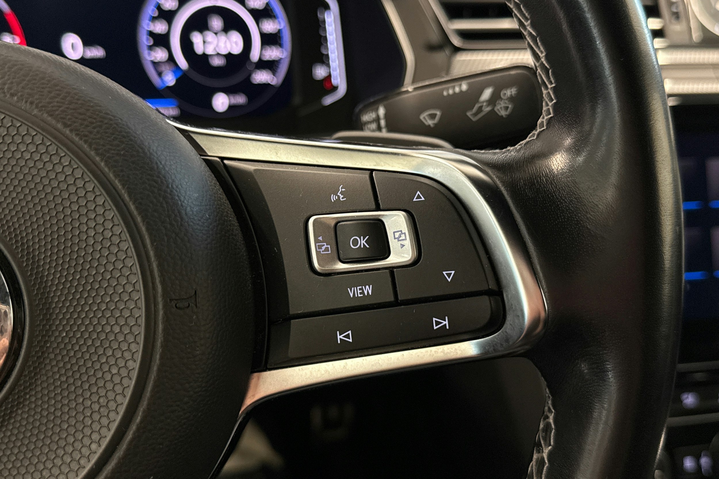 sininen Volkswagen Arteon 2020 kuva 21.