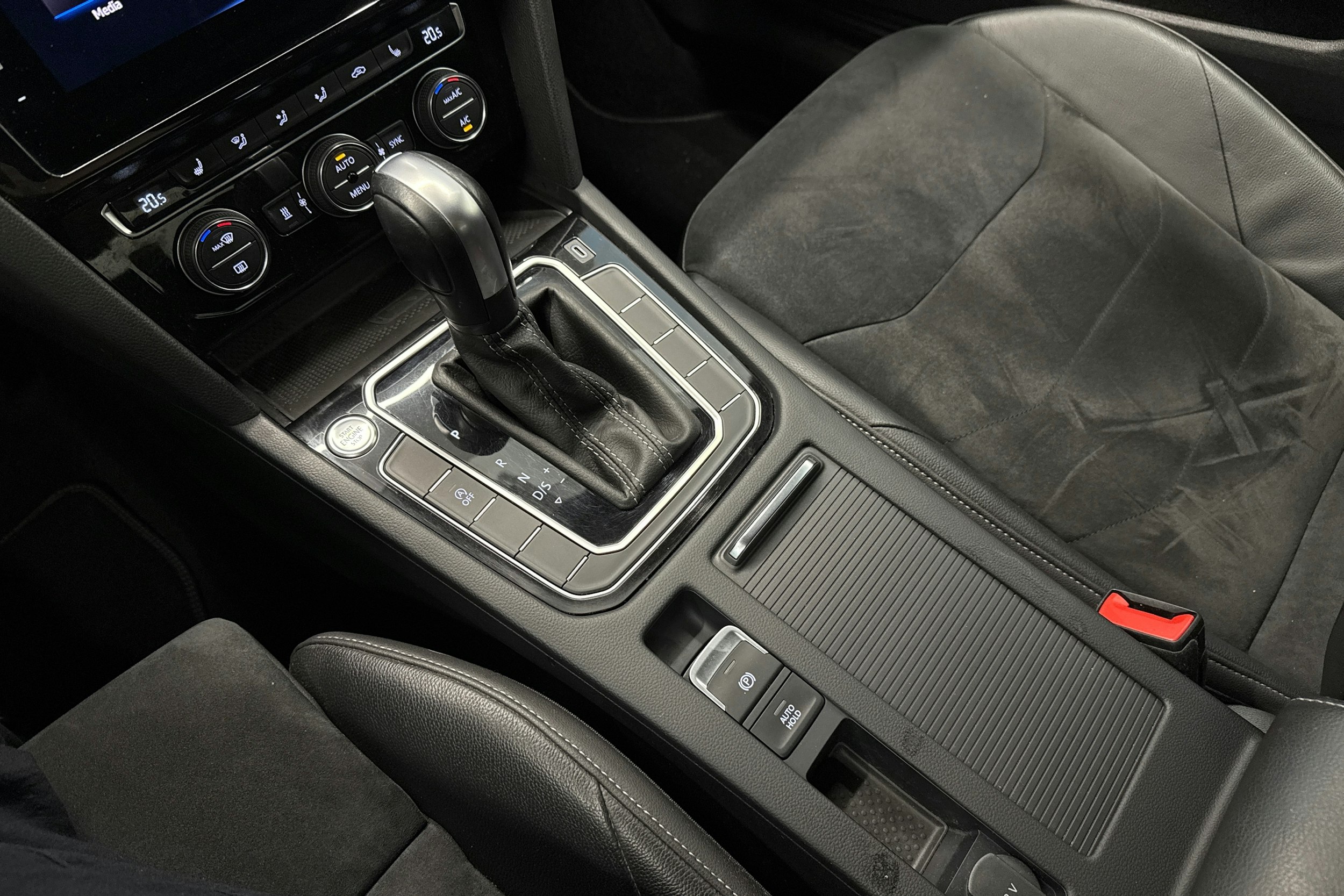 sininen Volkswagen Arteon 2020 kuva 25.