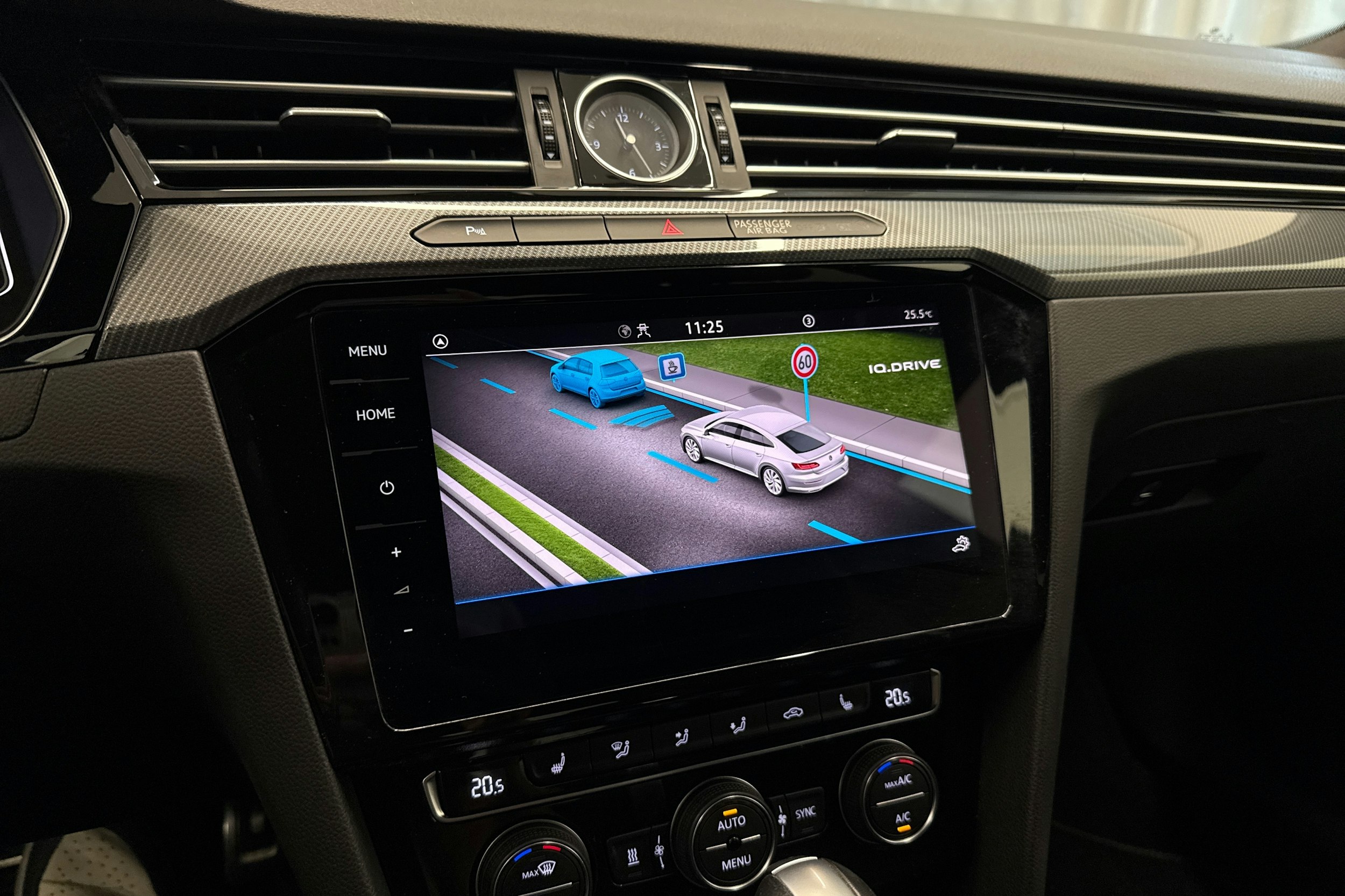 sininen Volkswagen Arteon 2020 kuva 31.