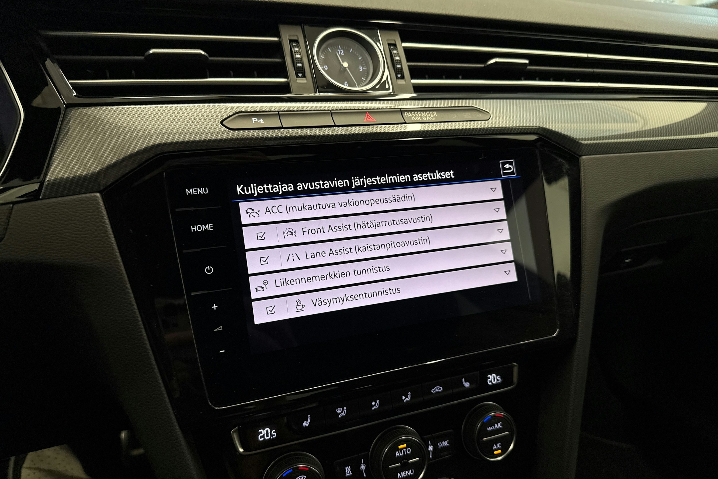 sininen Volkswagen Arteon 2020 kuva 32.