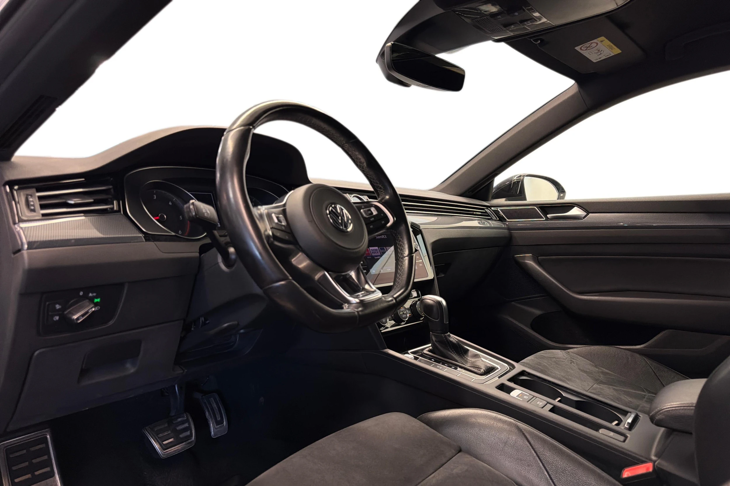musta Volkswagen Arteon 2020 kuva 6.
