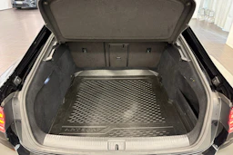 musta Volkswagen Arteon 2020 kuva 11.