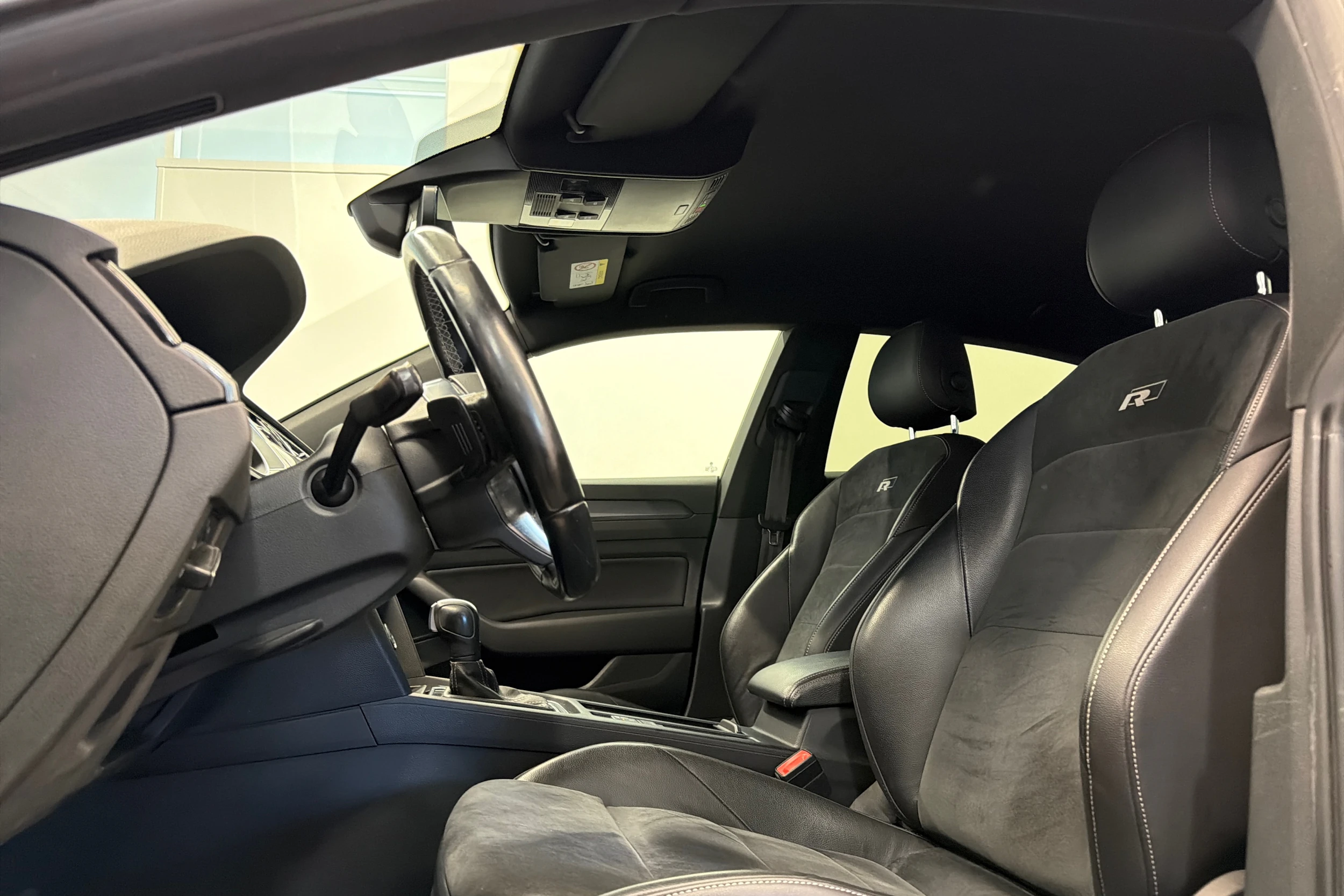 musta Volkswagen Arteon 2020 kuva 16.