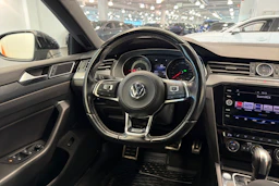 musta Volkswagen Arteon 2020 kuva 17.