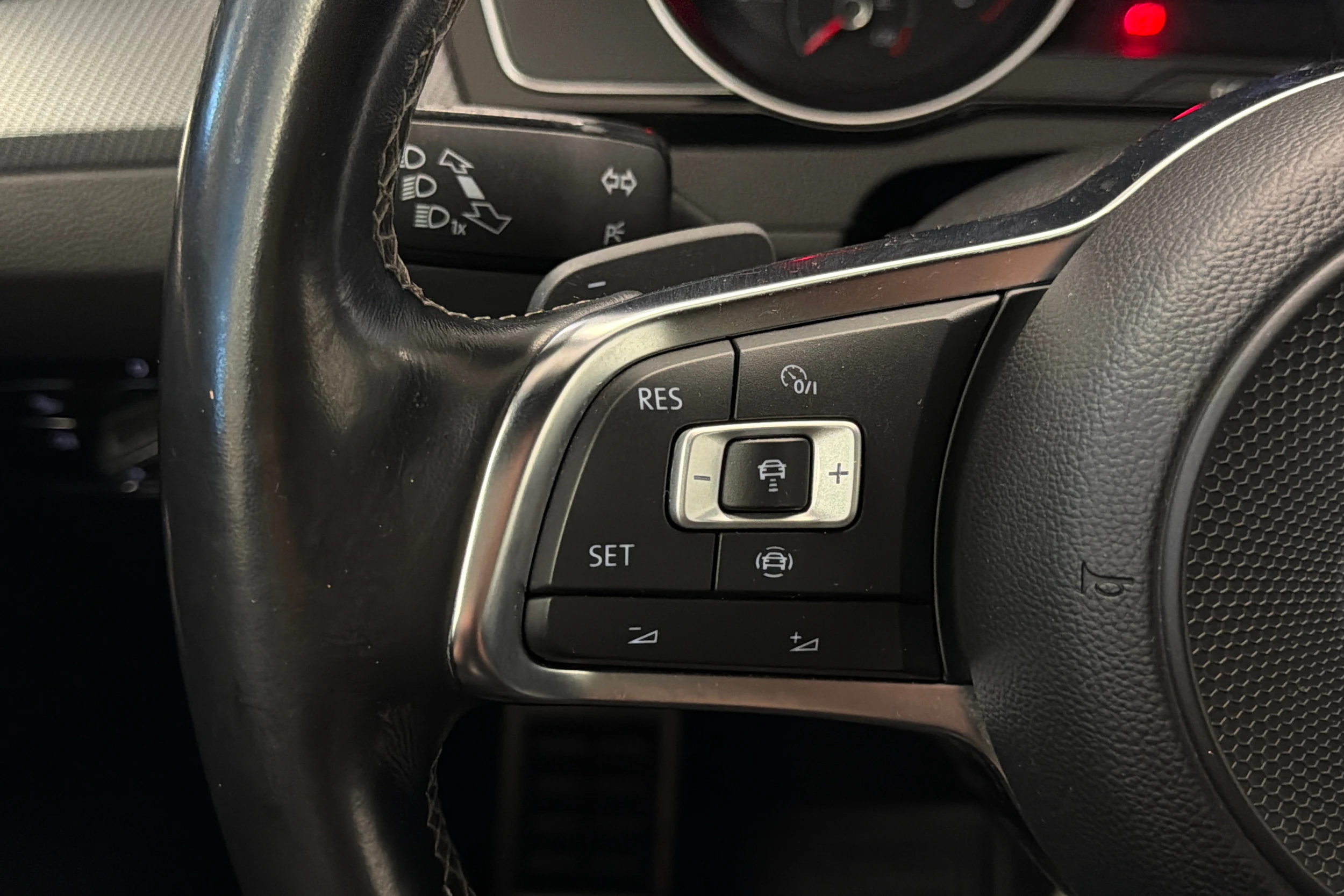 musta Volkswagen Arteon 2020 kuva 18.