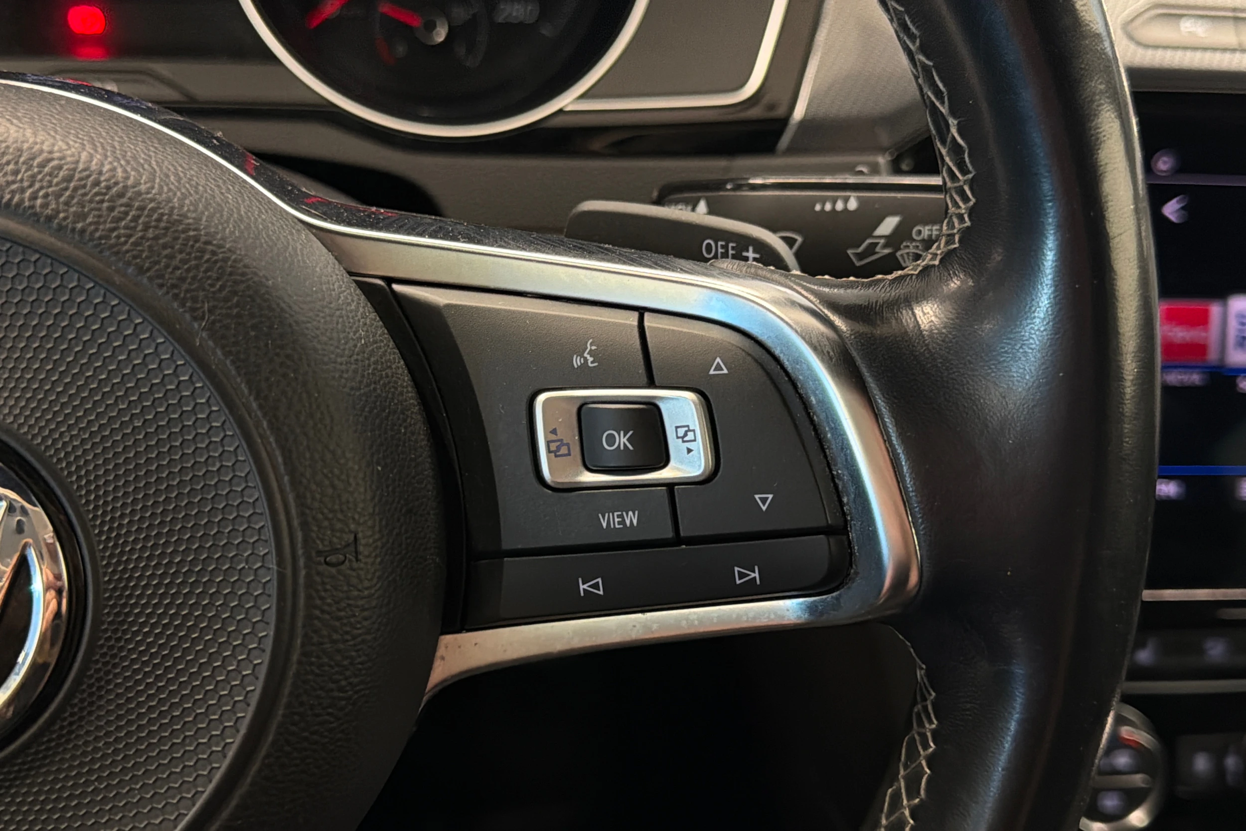 musta Volkswagen Arteon 2020 kuva 19.