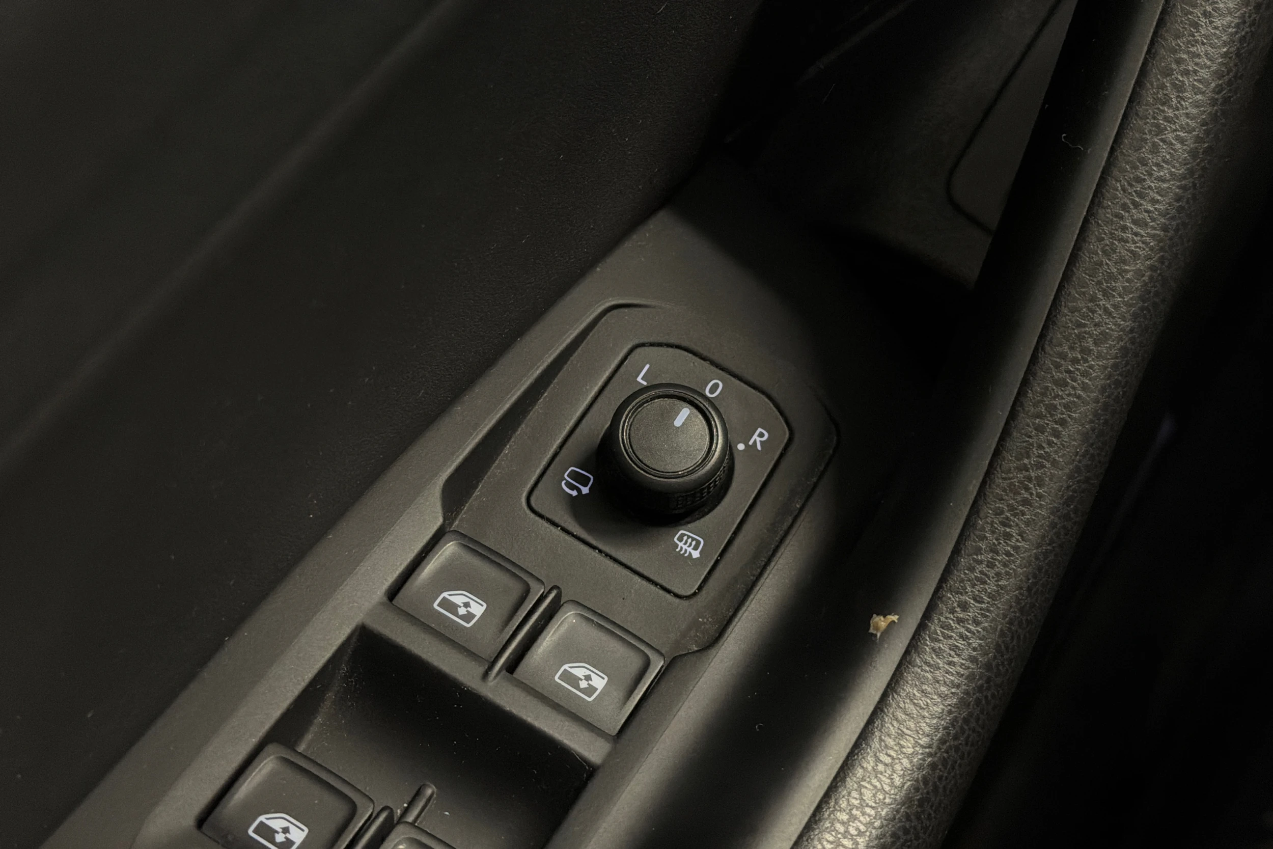 musta Volkswagen Arteon 2020 kuva 22.