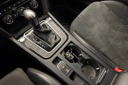 musta Volkswagen Arteon 2020 kuva 23.