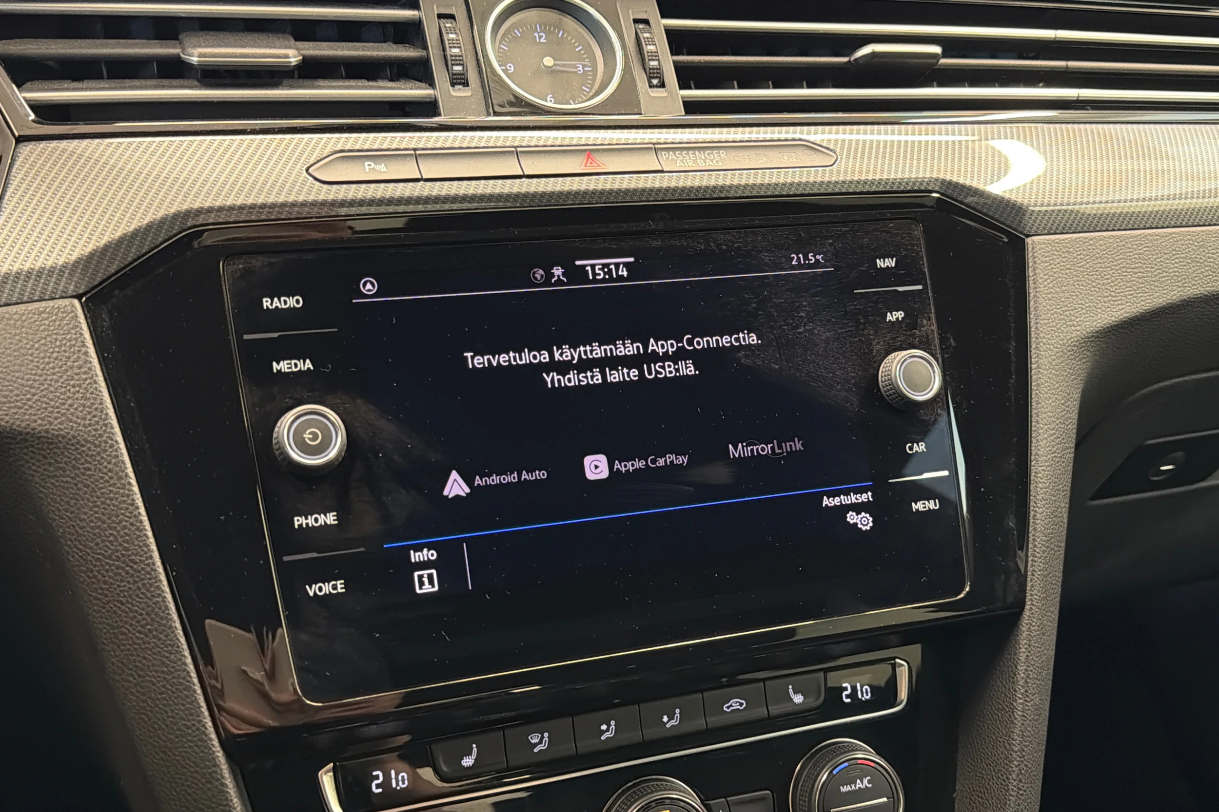 musta Volkswagen Arteon 2020 kuva 28.