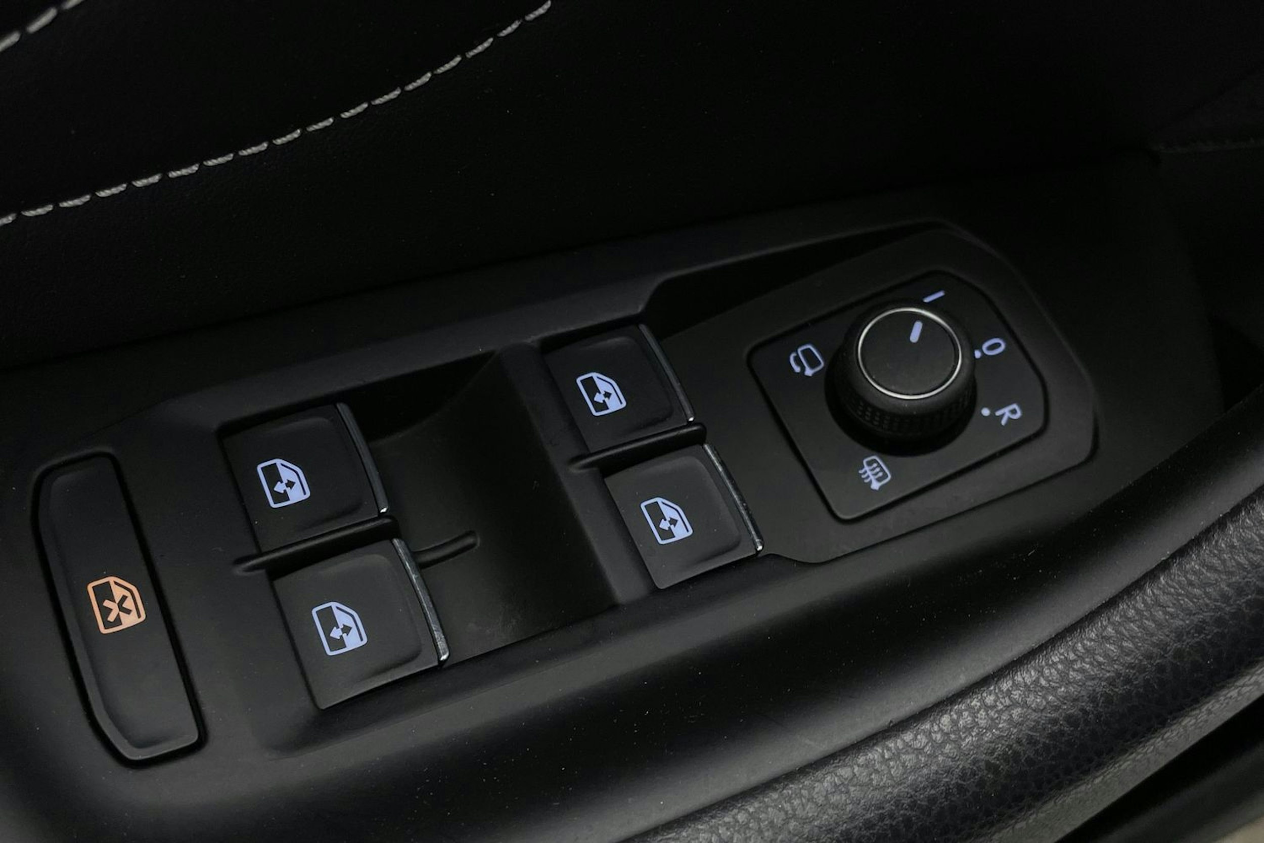 valkoinen Volkswagen Arteon 2021 kuva 12.