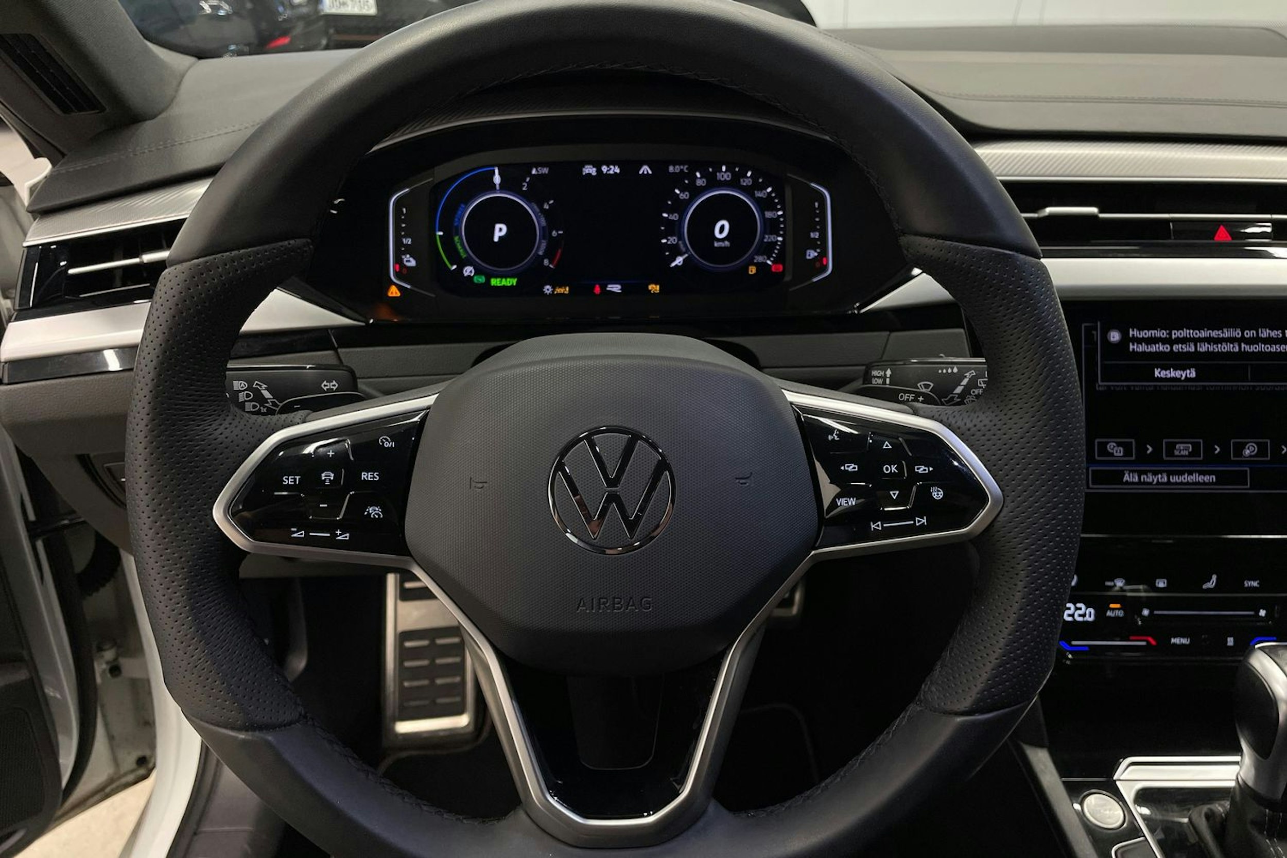 valkoinen Volkswagen Arteon 2021 kuva 13.