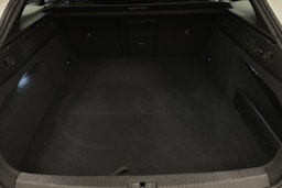 valkoinen Volkswagen Arteon 2021 kuva 22.