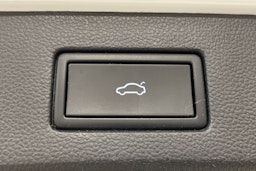 valkoinen Volkswagen Arteon 2021 kuva 24.