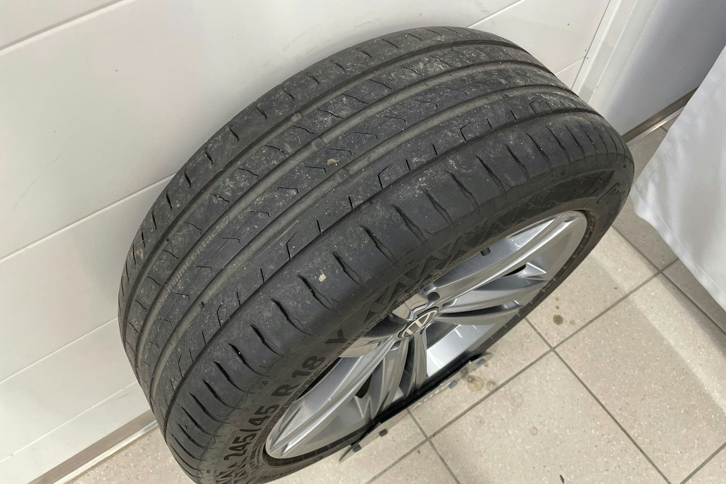 valkoinen Volkswagen Arteon 2021 kuva 26.