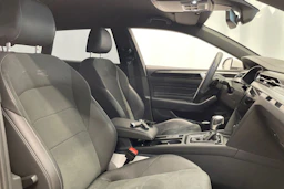 valkoinen Volkswagen Arteon 2021 kuva 34.