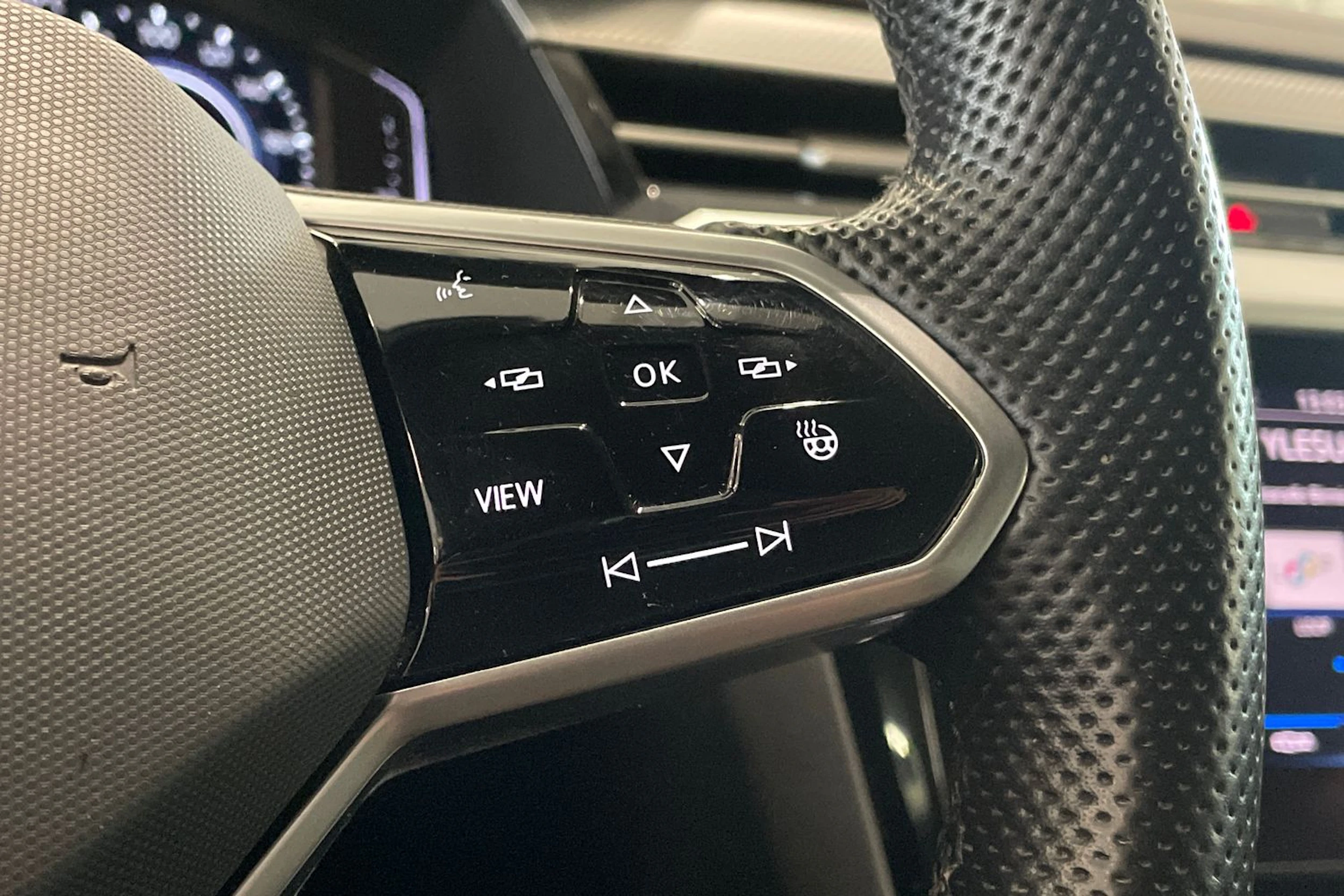 harmaa Volkswagen Arteon 2021 kuva 16.