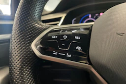 harmaa Volkswagen Arteon 2021 kuva 17.