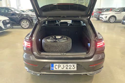 harmaa Volkswagen Arteon 2021 kuva 29.