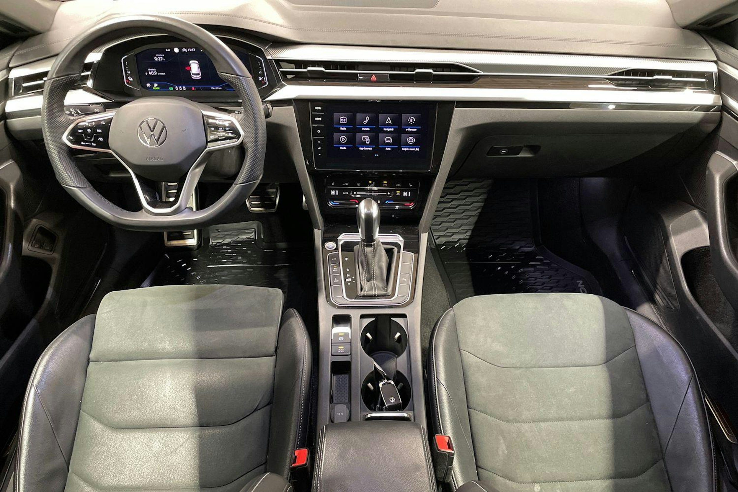 punainen Volkswagen Arteon 2021 kuva 9.