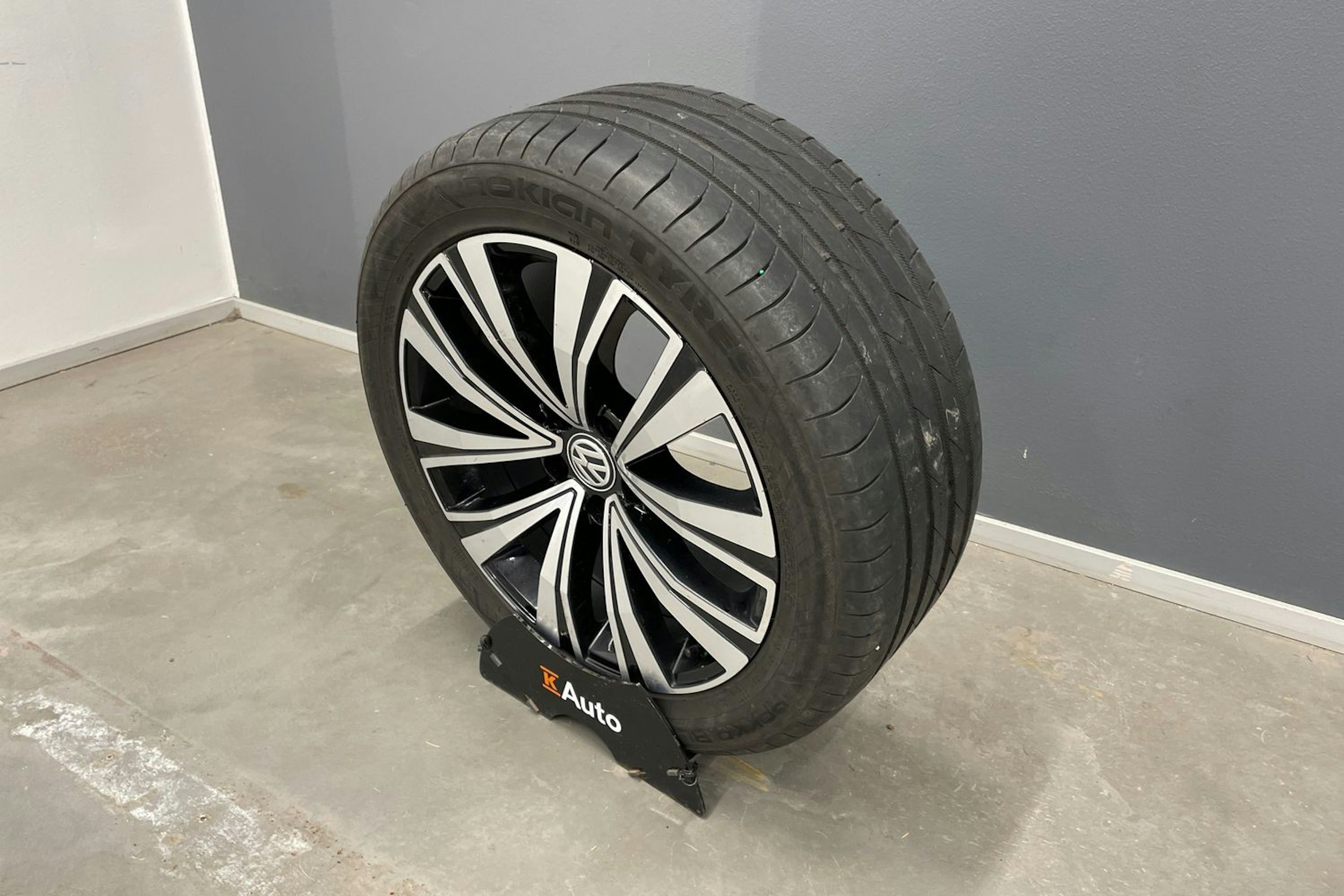 punainen Volkswagen Arteon 2021 kuva 14.