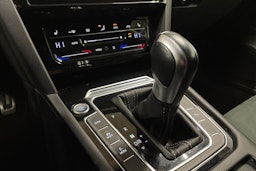 punainen Volkswagen Arteon 2021 kuva 22.