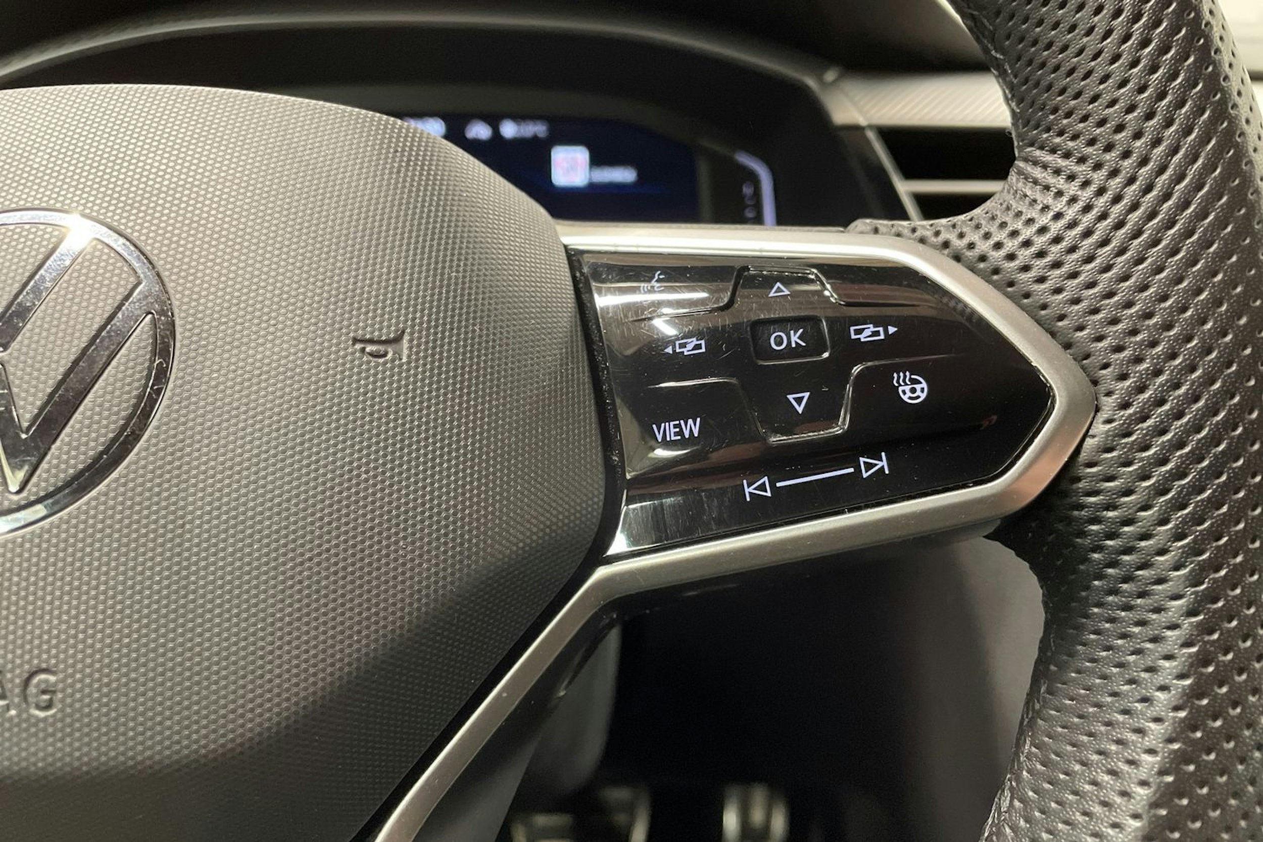 punainen Volkswagen Arteon 2021 kuva 25.