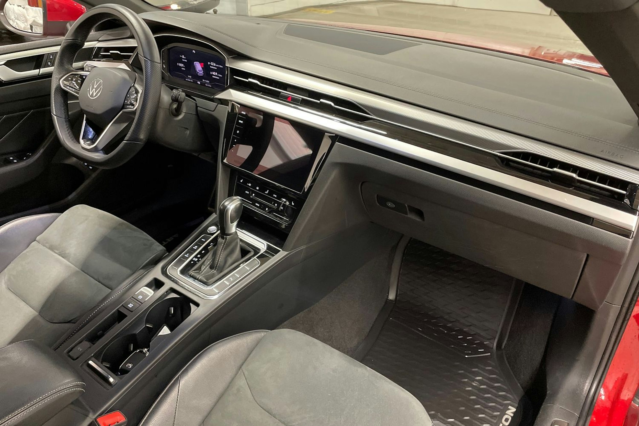 punainen Volkswagen Arteon 2021 kuva 30.