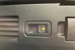 punainen Volkswagen Arteon 2021 kuva 32.