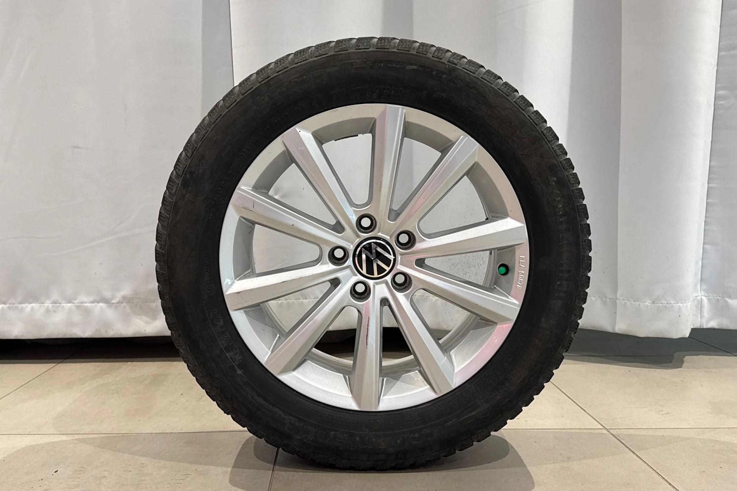 valkoinen Volkswagen Arteon 2021 kuva 11.
