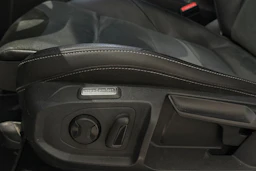 valkoinen Volkswagen Arteon 2021 kuva 18.