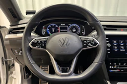 valkoinen Volkswagen Arteon 2021 kuva 20.