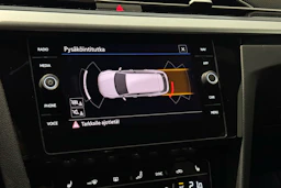 valkoinen Volkswagen Arteon 2021 kuva 24.