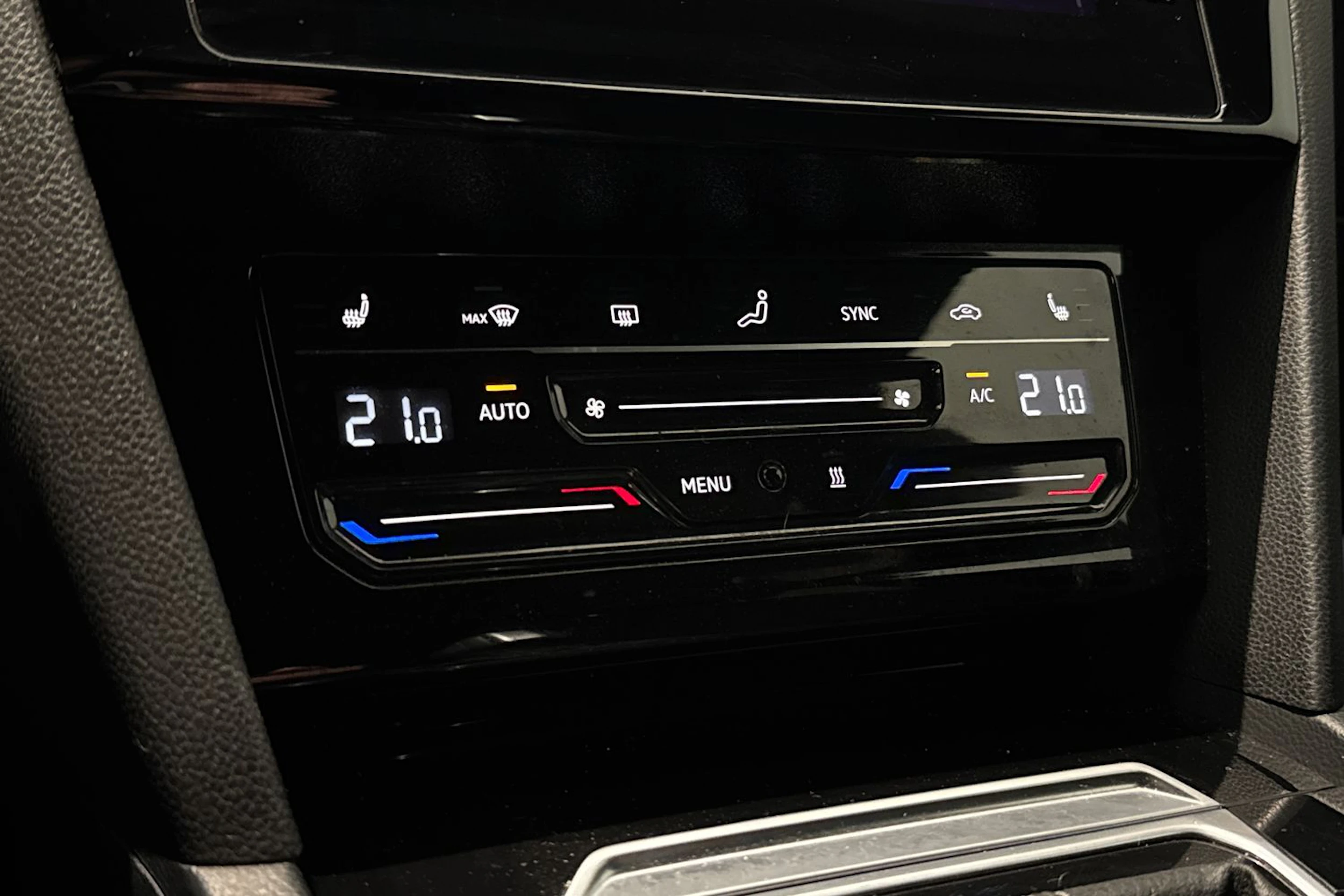 valkoinen Volkswagen Arteon 2021 kuva 29.