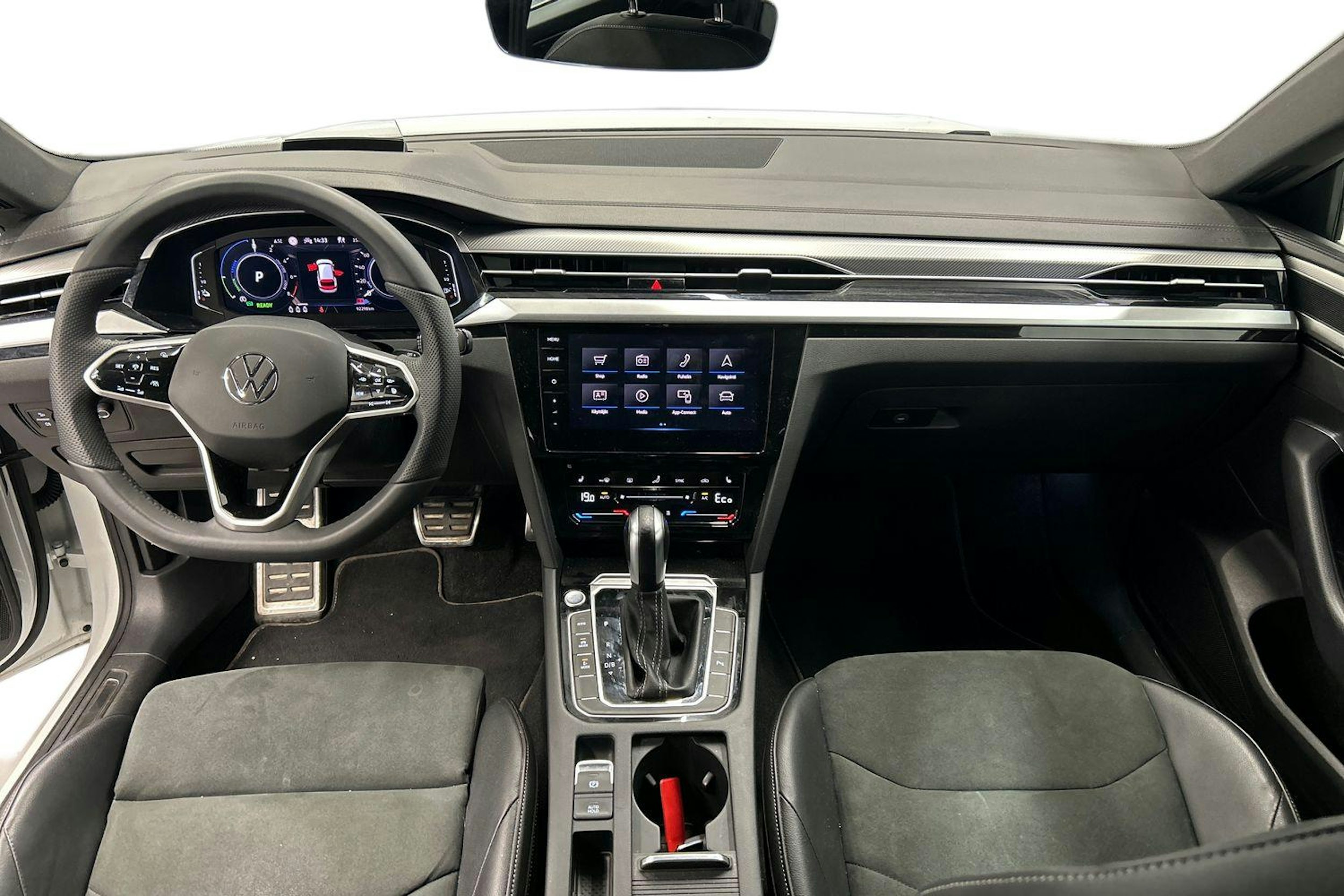 valkoinen Volkswagen Arteon 2021 kuva 9.