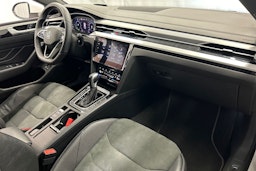 valkoinen Volkswagen Arteon 2021 kuva 17.