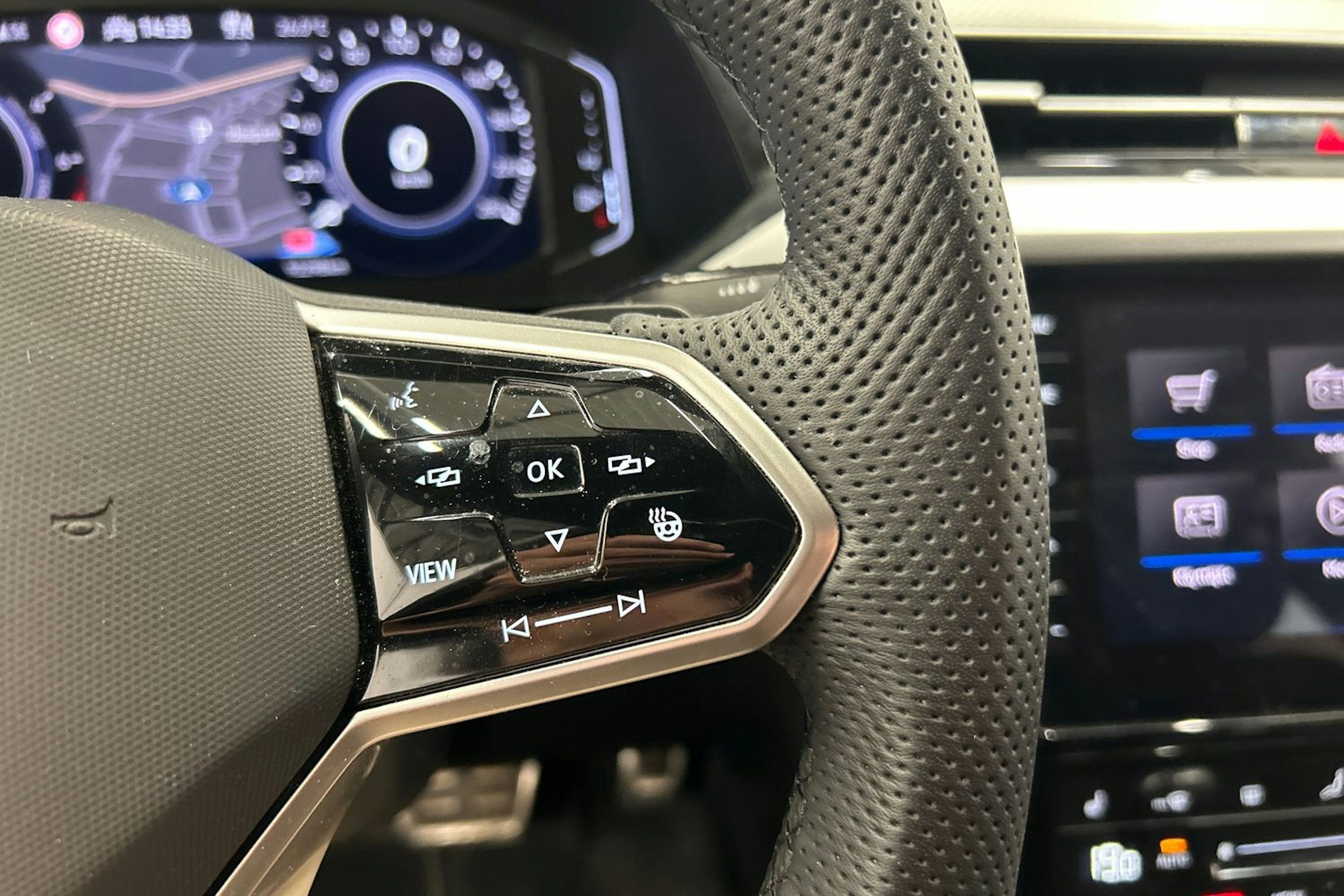 valkoinen Volkswagen Arteon 2021 kuva 23.