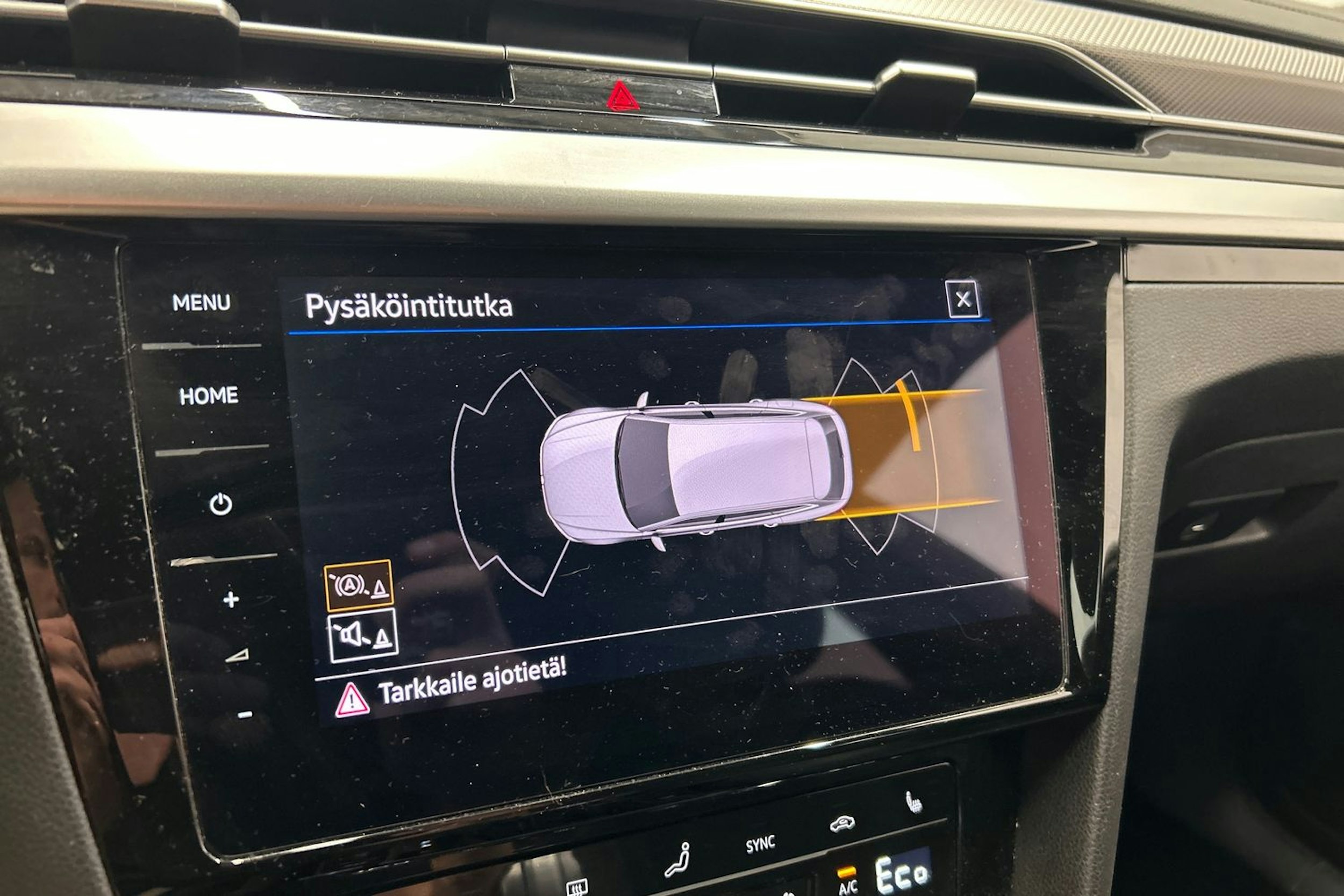 valkoinen Volkswagen Arteon 2021 kuva 25.