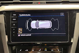 met. punainen Volkswagen Arteon 2021 kuva 17.