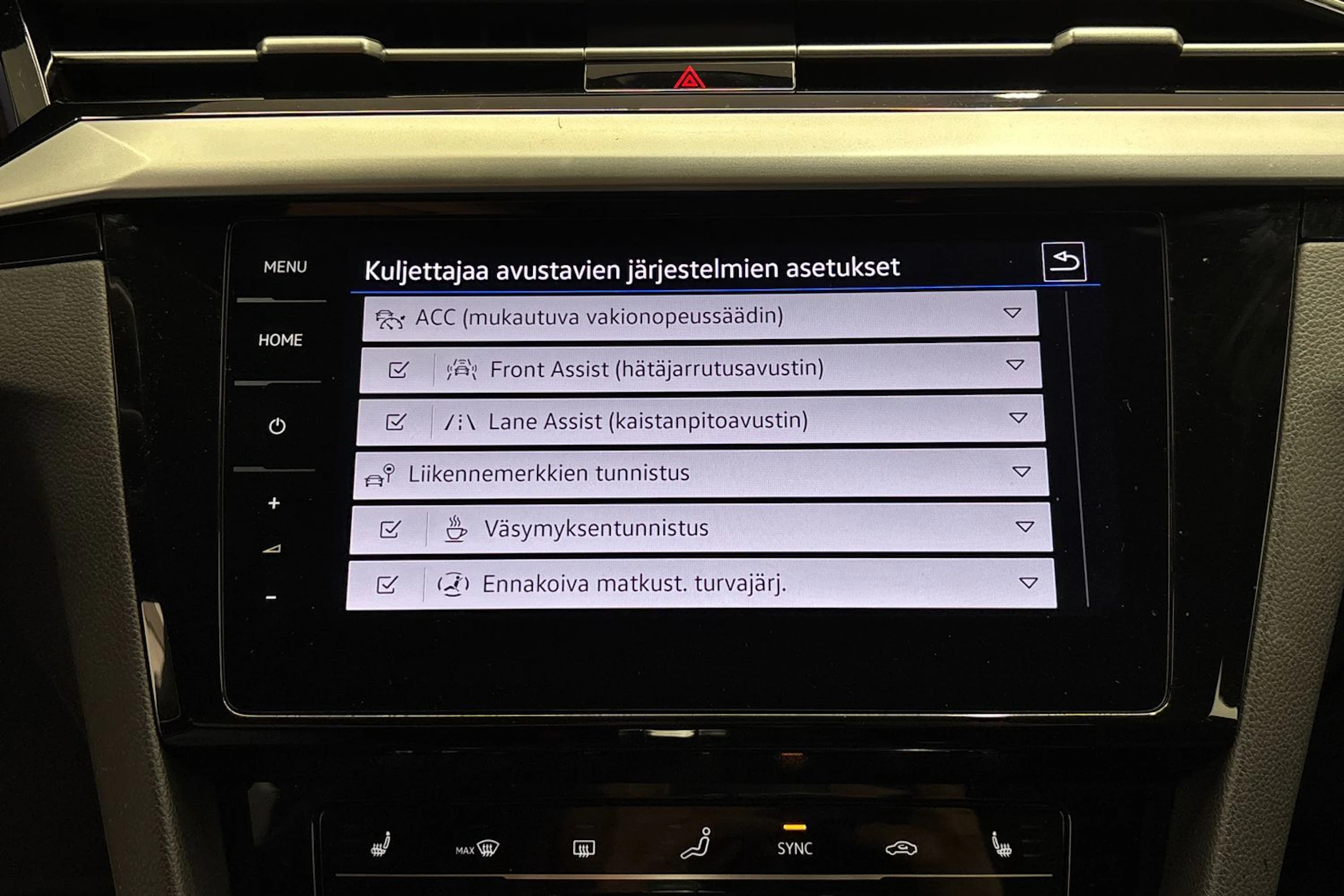 met. punainen Volkswagen Arteon 2021 kuva 20.