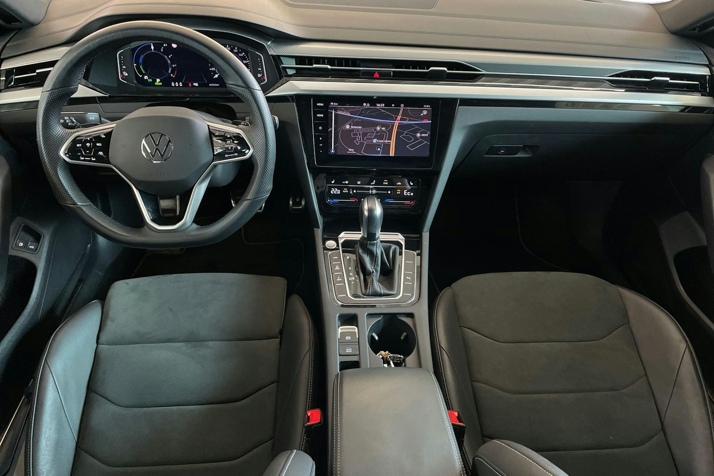 harmaa Volkswagen Arteon 2021 kuva 9.