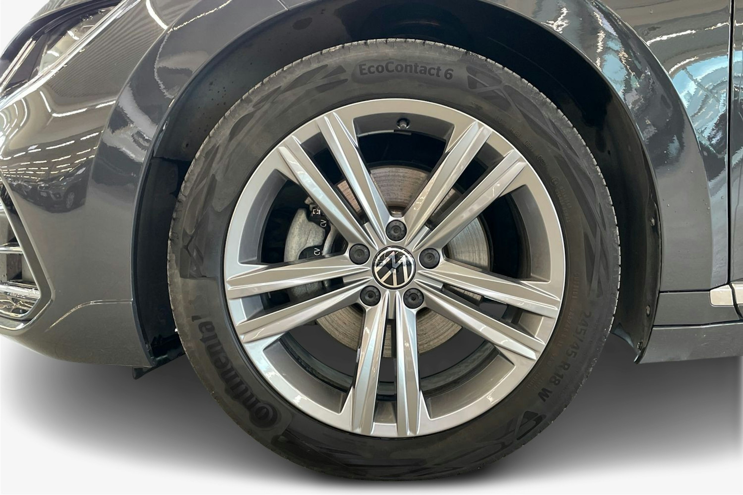 harmaa Volkswagen Arteon 2021 kuva 11.