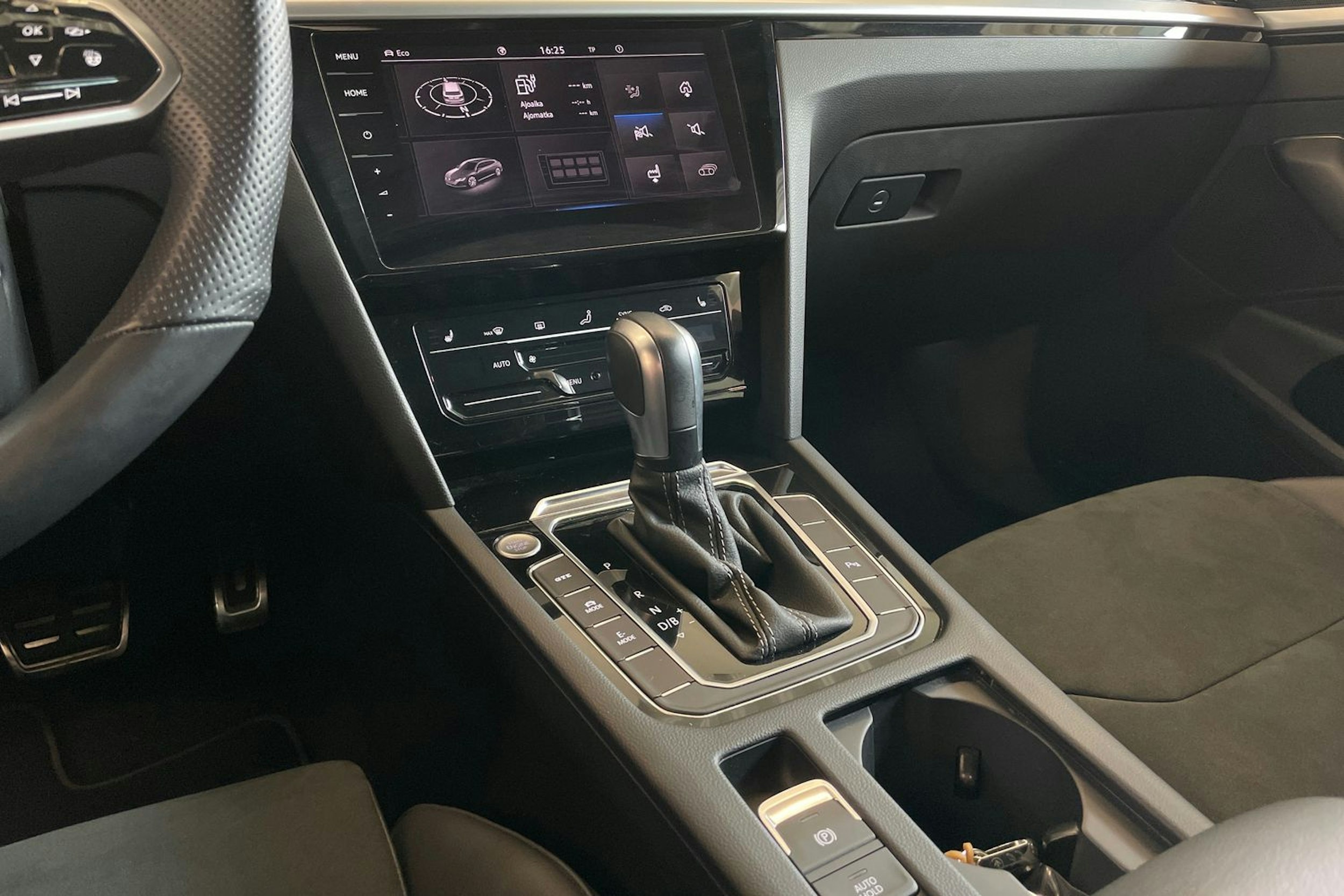 harmaa Volkswagen Arteon 2021 kuva 20.