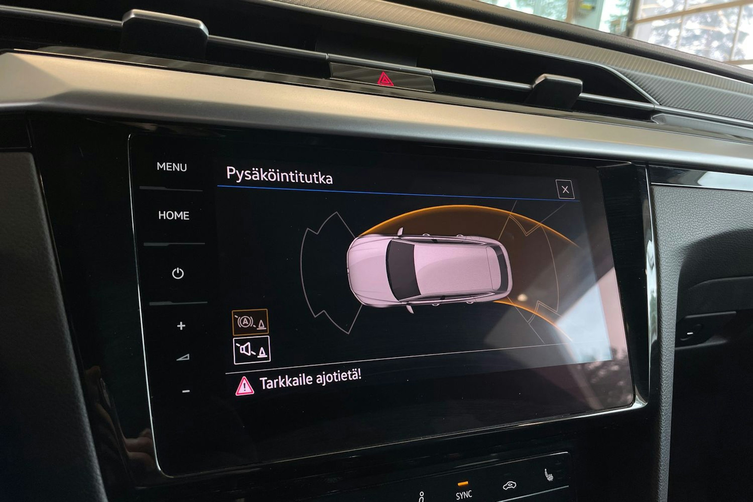 harmaa Volkswagen Arteon 2021 kuva 22.