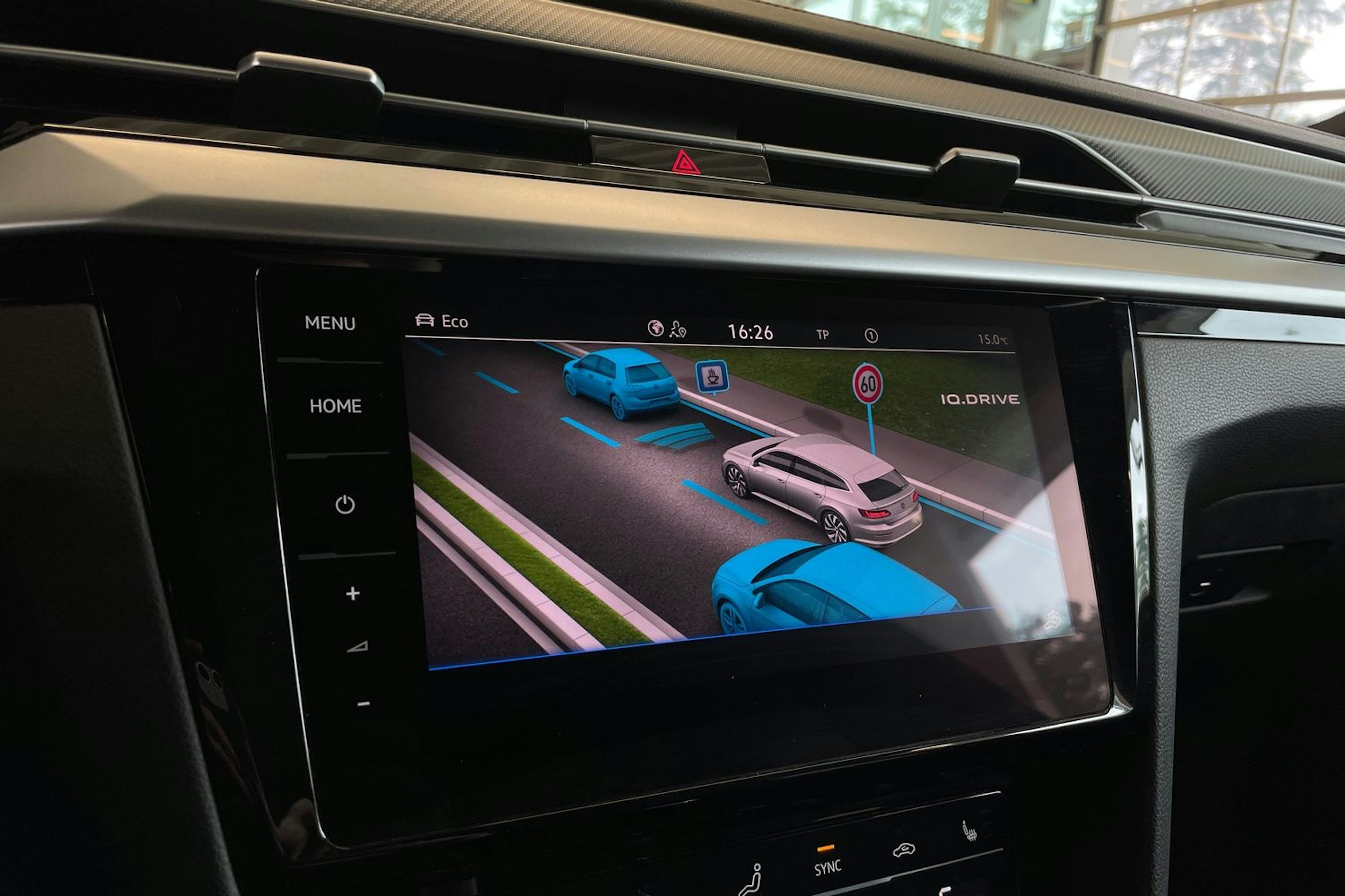 harmaa Volkswagen Arteon 2021 kuva 23.