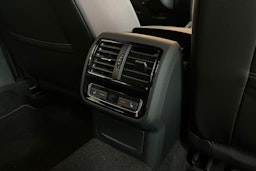 harmaa Volkswagen Arteon 2021 kuva 28.