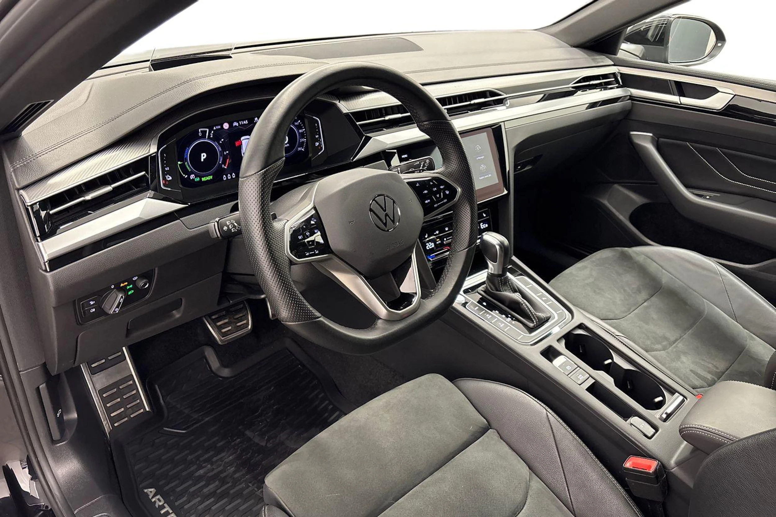 musta Volkswagen Arteon 2021 kuva 6.
