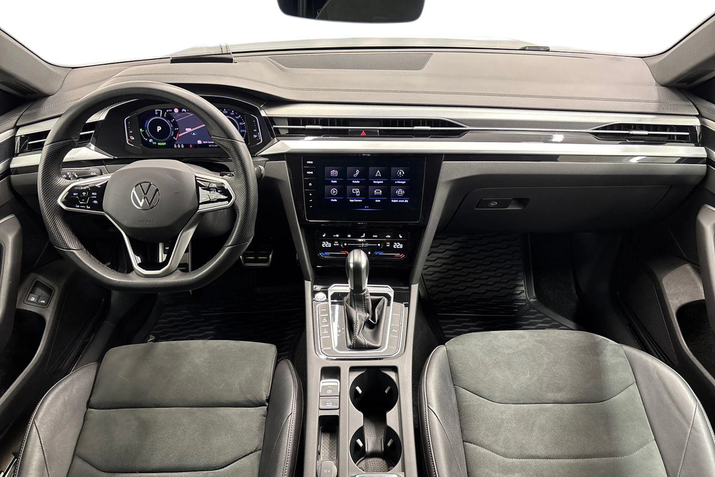 musta Volkswagen Arteon 2021 kuva 7.