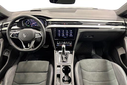 musta Volkswagen Arteon 2021 kuva 7.