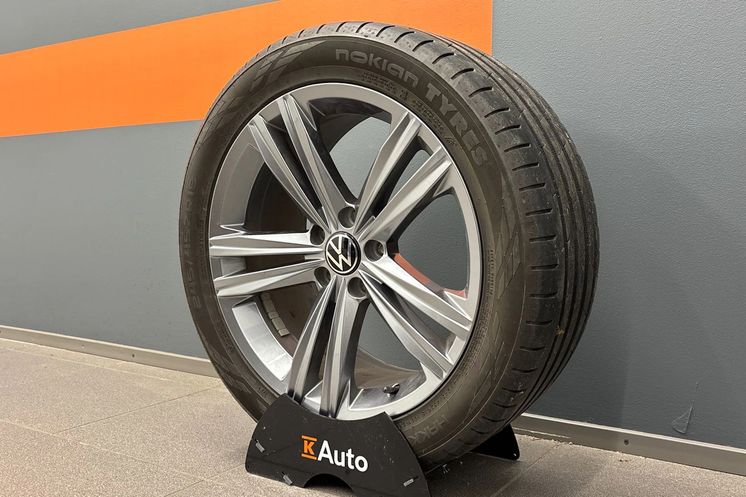 musta Volkswagen Arteon 2021 kuva 10.