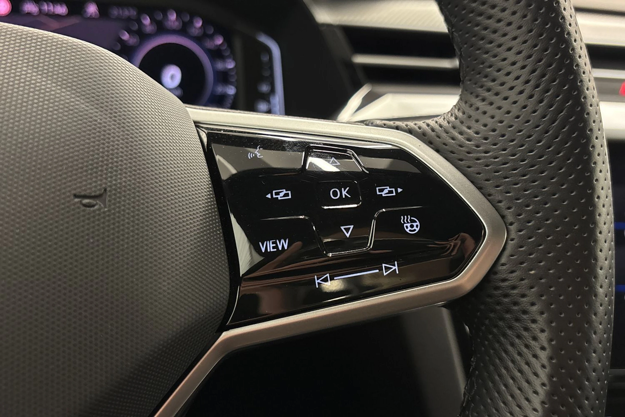 musta Volkswagen Arteon 2021 kuva 15.